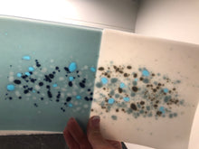 Load image into Gallery viewer, Blue white frit splash